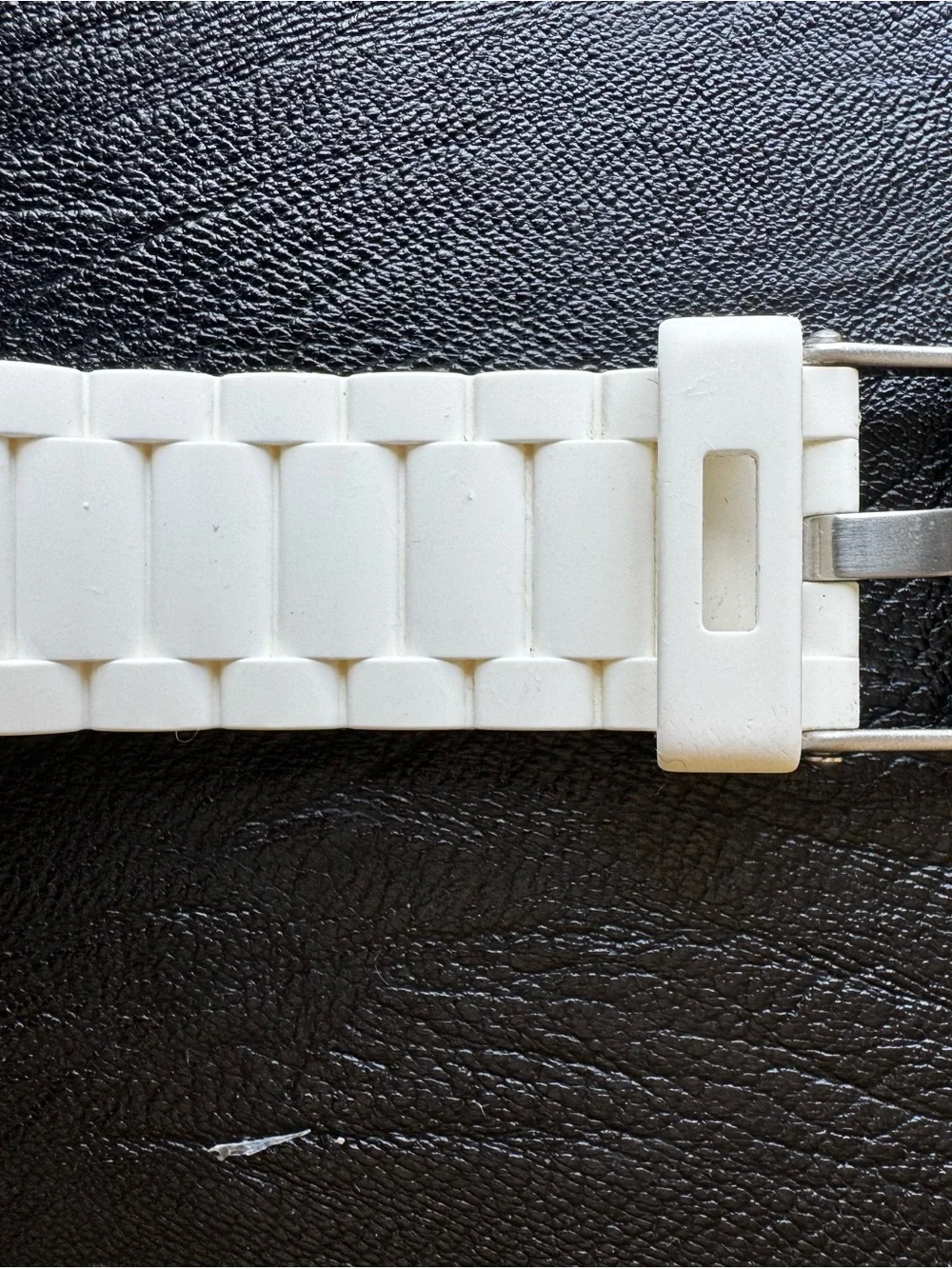 Nixon White Rubber Player modern minimalist good condition 40mm analog